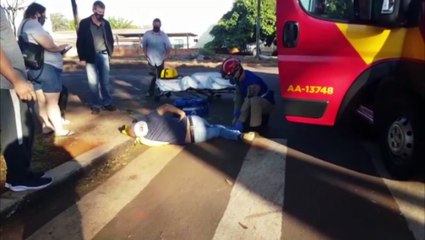 Motociclista fratura a perna em colisão contra automóvel no Bairro Canadá