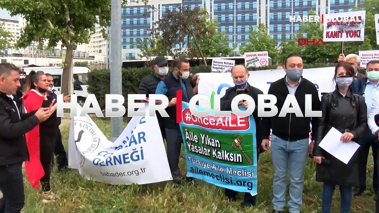 Anadolu Adliyesi önünde süresiz nafaka eylemi: Kadınların bir kısmı evliliği maalesef ticaret haline getirmiştir