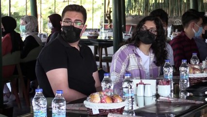 Uşak Belediyesi öğrencilere 'çevrim içi sınava hazırlık platformu' hediye etti