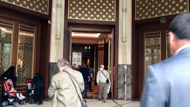 İSTANBUL - Taksim Camii'ne turistlerden yoğun ilgi