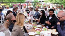 EDİRNE - 'Rotahane Projesi' ile Edirne'ye gelen heyet kenti gezip, tava ciğer pişirdi