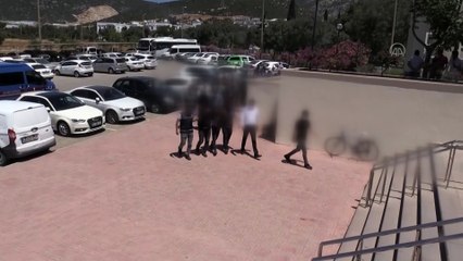 MUĞLA - Fuhuş operasyonunda gözaltına alınan 18 şüpheli adliyeye sevk edildi