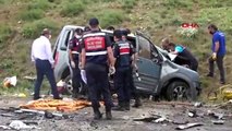Sivas'ta katliam gibi kaza: 9 kişi hayatını kaybetti
