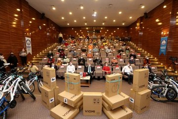 Son dakika haberleri! Tahmazoğlu, sosyal medyada ödül kazanan annelere hediye verdi