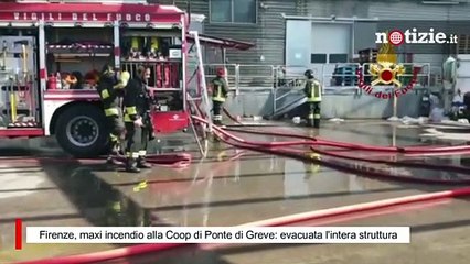 Download Video: Firenze, maxi incendio alla Coop di Ponte di Greve: evacuata l'intera struttura