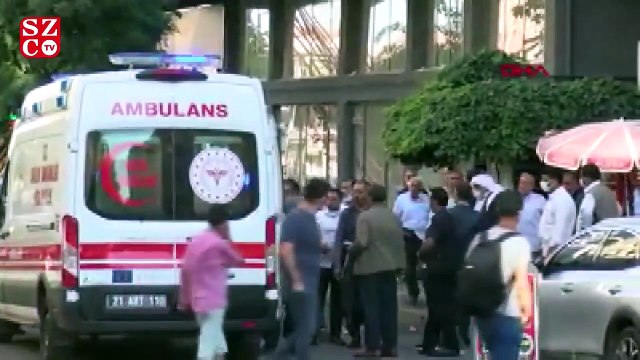 Adliye çıkışı kavga