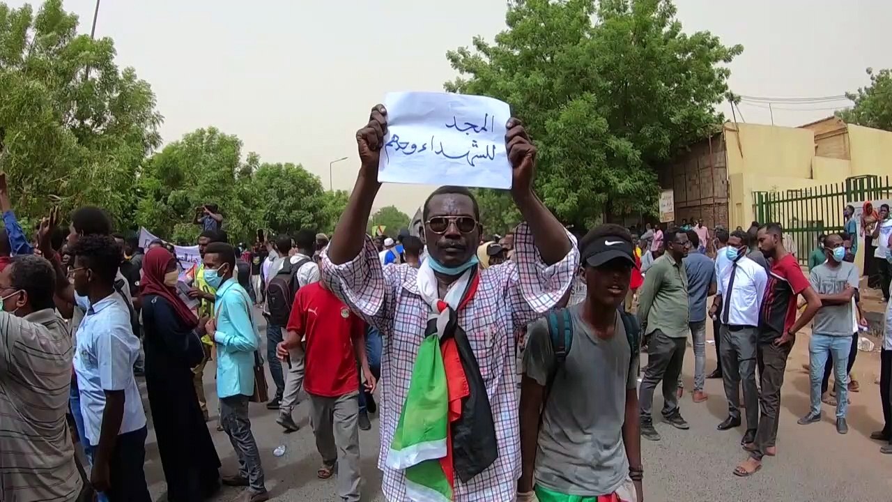 الآلاف يتظاهرون في الخرطوم للمطالبة بالعدالة لقتلى احتجاجات 2019