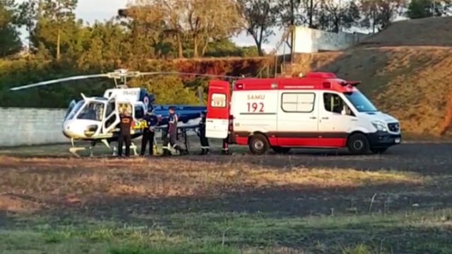 Vítima de grave acidente na BR-163 chega de helicóptero em Cascavel e é levada ao HU