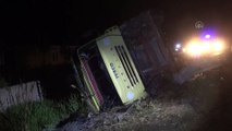 SİVAS - Tır ile traktör çarpıştı: 2 yaralı
