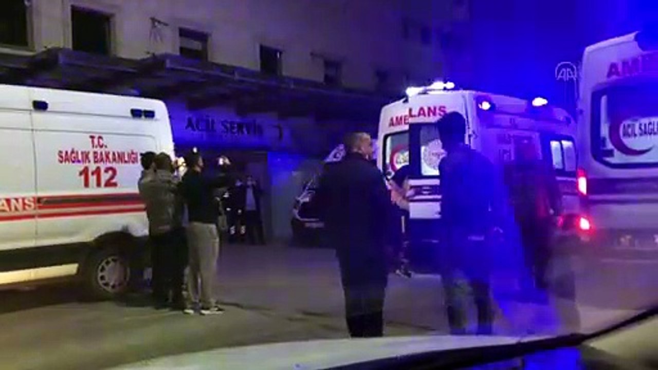 SAKARYA - Akrabalar arasında çıkan silahlı kavgada aynı aileden 3 kişi öldü, 1 kişi yaralandı