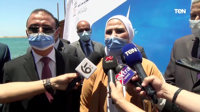 وزيرة التضامن الاجتماعي ومحافظ الإسكندرية يشهدان تسليم مساعدات لـ ١١٠٠ صياد ضمن مبادرة بر أمان