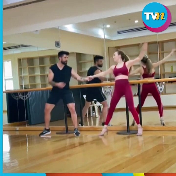 Michelle Vieth  en los ensayos de su siguiente baile