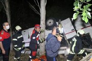 Denizli'de midibüs ve otomobil kazadan sonra şarampole yuvarlandı 3 ölü, 5 yaralı