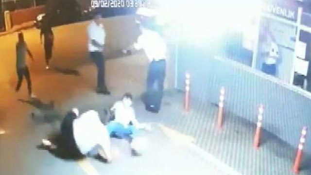 Polis memurunu sırtından bıçakladı müebbet istendi