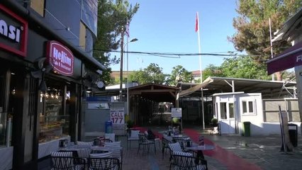 Kıbrıs'ta koronavirüs önlemlerinin hafifletilmesi sonrası sınır kapıları yeniden açıldı