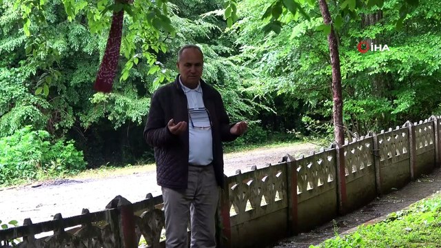 Osmanlı Alp'i Uzun Mehmet'in mezarı görenlerin dikkatini çekiyor