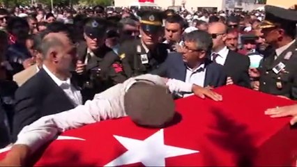 15 Temmuz şehitleri anısına duygu yüklü şiir... 'Korktular'