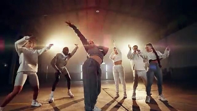 Así es el videoclip de 'Juntos somos más', el debut como cantante de Lara Álvarez