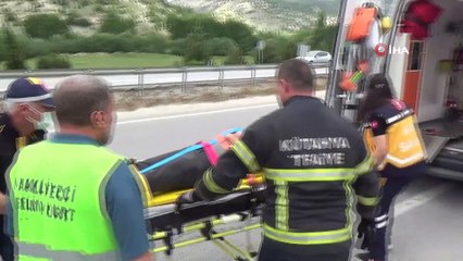 Minibüs ile Karayolları yol bakım aracı çarpıştı: 4 yaralı