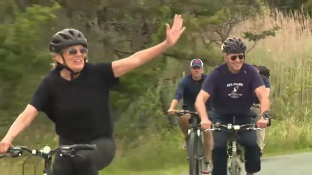 Jill Biden celebra su 70 cumpleaños junto al Presidente con un paseo en bici