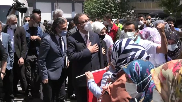 DİYARBAKIR - Bakan Kasapoğlu: ''(Diyarbakır anneleri) Bu anlamlı mücadelede imkanlarımızla, yüreklerimizle desteklemeye devam edeceğiz''