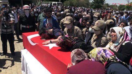 MARDİN - Şehit Uzman Çavuş Halit Altun, son yolculuğuna uğurlandı