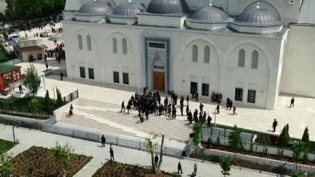 Erdoğan: "Türkiye düşmanlarının kullandığı ne kadar terör örgütü varsa önce camilerimize, milletimizin dinine, diyanetine, inancına saldırmıştır"