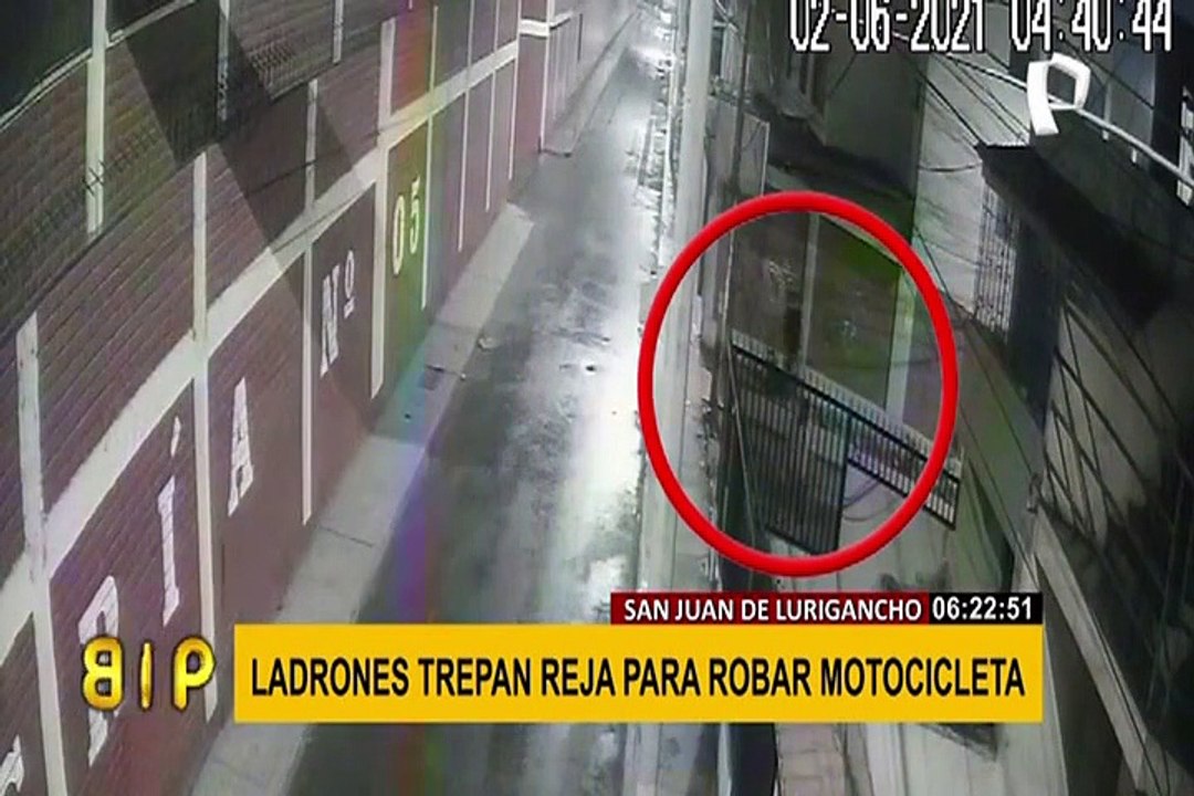 SJL: Ladrones trepan reja y roban costosa moto lineal