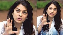 Juhi Chawla पर आई ये मुसीबत, लगी 20 लाख की फटकार; Watch Video |FilmiBeat