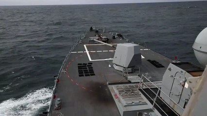 下载视频: US Military News • US Navy Guided-Missile Destroyer • Weapons Live Fire • UK June 01, 2021