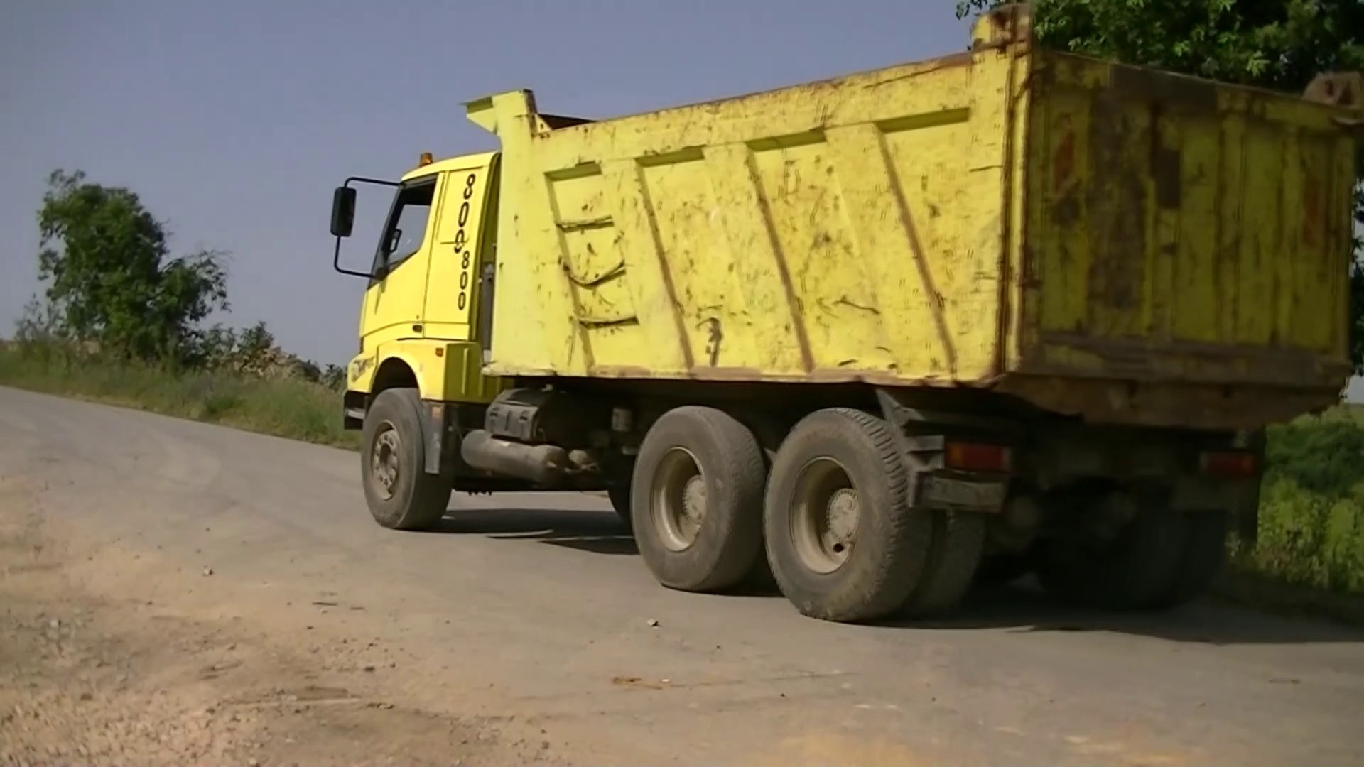 ⁣Ремонтират пътя Харманли - с. Българин