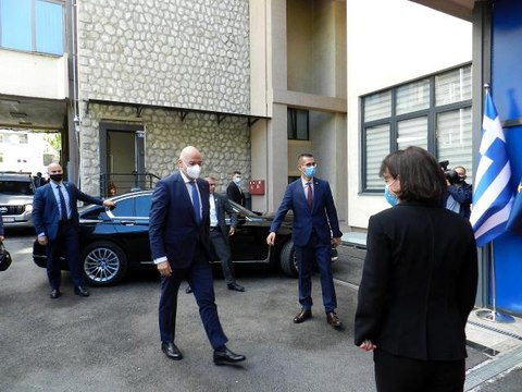 Yunanistan Dışişleri Bakanı Dendias, Kosovalı mevkidaşı ile görüştüDendias: Ülkenize vize muafiyetinin verilmesinden yanayız
