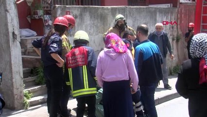 BEYOĞLU'NDA BALKONDAN DÜŞEN YARALI OĞLUNU GÖREN ANNENİN GÖZYAŞLARI
