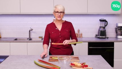 Télécharger la video: Verrines de cheesecake et compotée de rhubarbe et de framboises