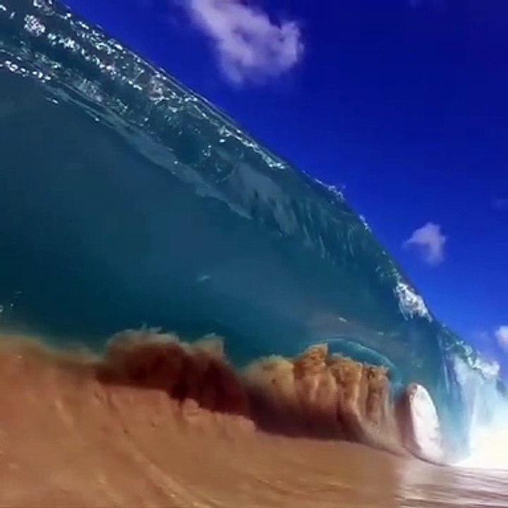 Waves in Hawaii