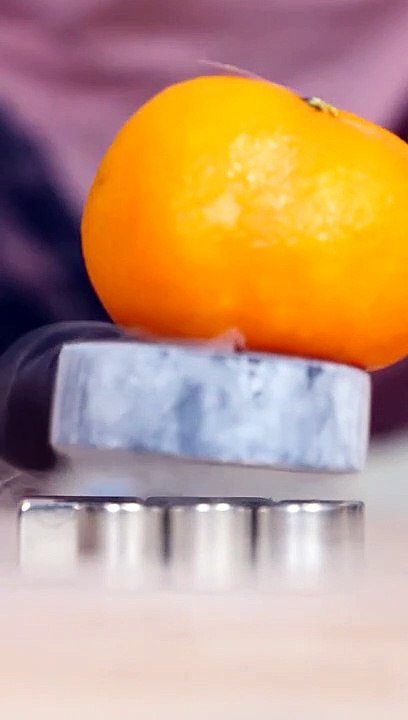 Supraconductivité : Il réalise des expériences extraordinaires