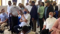 Presidente Abinader recibe la segunda dosis de la vacuna contra COVID-19