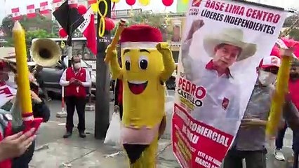 Candidatos encerram campanhas no Peru