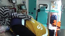 Doktoru tehdit ettiği iddiasıyla gözaltına alınan hasta, ambulansla adliyeye sevk edildi