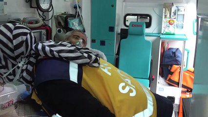 Doktoru tehdit ettiği iddiasıyla gözaltına alınan hasta, ambulansla adliyeye sevk edildi