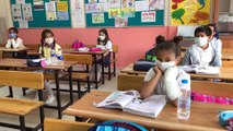 ÇANAKKALE - Milli Eğitim Bakanı Selçuk, Erenköy İlkokulu'nu ziyaret etti