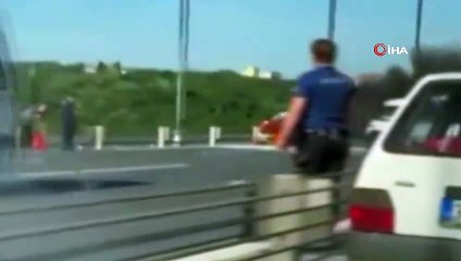 FSM Köprüsünde araç alev alev yandı