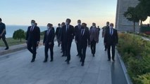 ÇANAKKALE - Milli Eğitim Bakanı Selçuk, Çanakkale Şehitler Abidesi'ni ziyaret etti