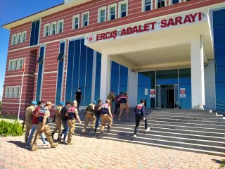 Van'da 'torbacı' operasyonunda 5 tutuklama