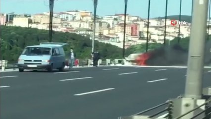 FSM Köprüsünde araç alev alev yandı