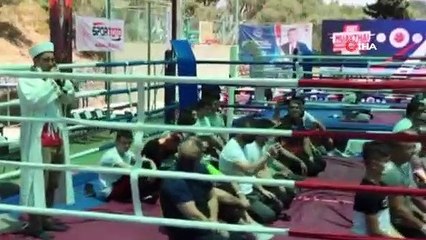 Ringde cuma namazı kıldılar