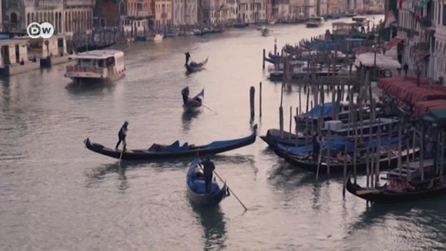 Пустые гондолы: в Венеции ждут возвращения туристов, но желательно их должно быть меньше, чем раньше (04.06.2021)