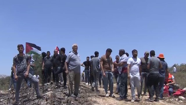 إصابة فلسطينيين خلال مواجهات مع قوات الاحتلال بالضفة بعد محاولتهم منع تنفيذ مشاريع استيطانية