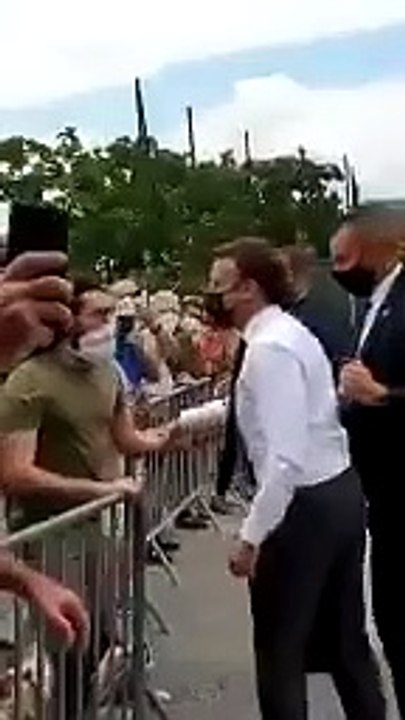 Un individu a giflé aujourd'hui Emmanuel Macron, lors de son "tour de France des territoires"