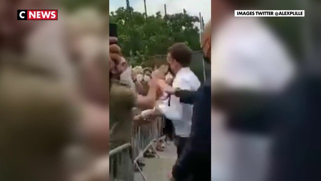 Emmanuel Macron giflé lors d'un déplacement dans la Drôme